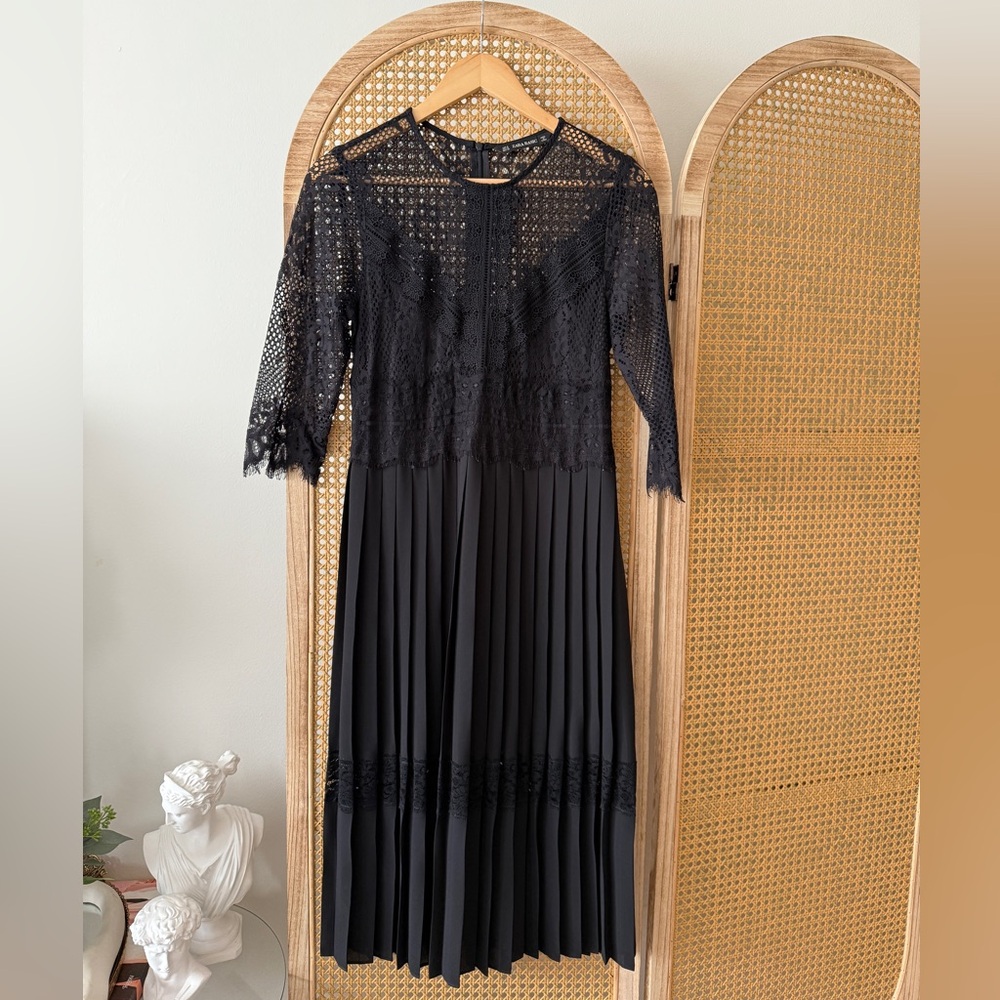 Zara Elegant Black Lace Dress. Size M.